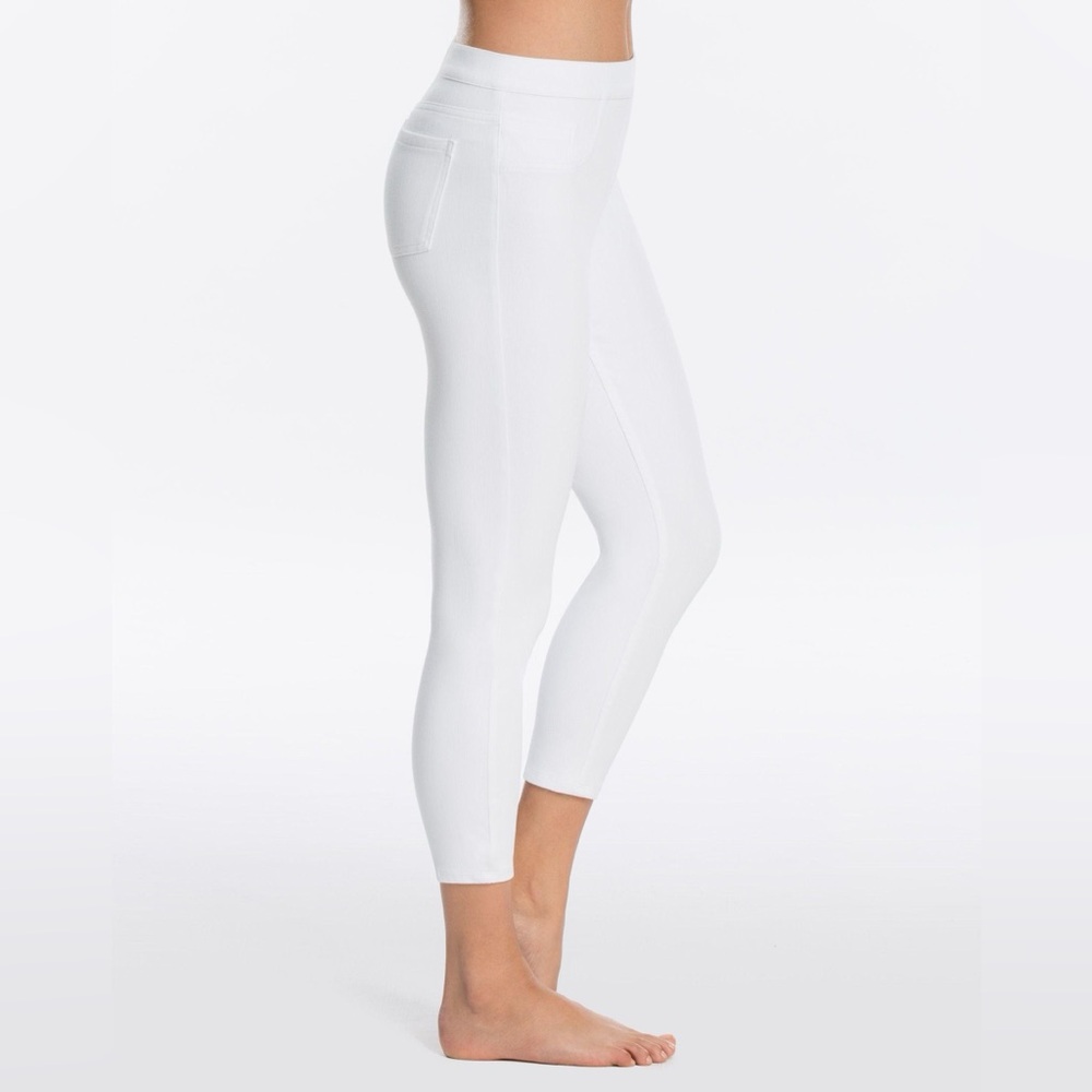 Spanx Jean-ish‎ White Capri Leggings 👖✨